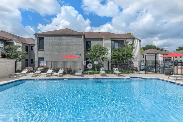 $1,140 | 1111 West Main Street, Unit 2801, League City, TX 77573