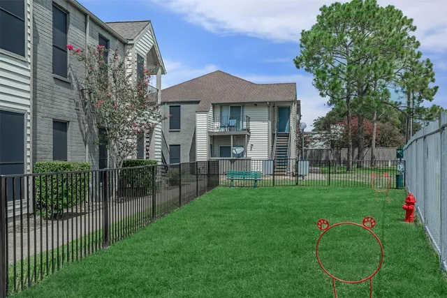 $1,140 | 1111 West Main Street, Unit 2801, League City, TX 77573