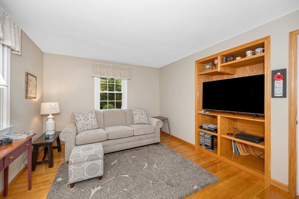 58 Wagon Wheel Road Dracut, MA 01826 - Photo 23 of 42 Gallery Image 23