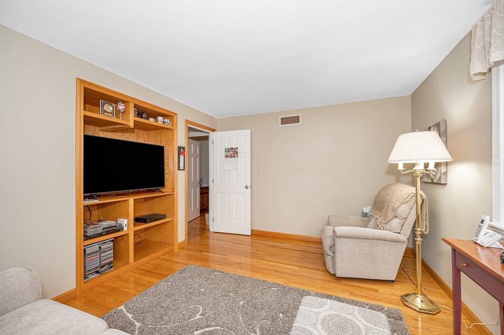 58 Wagon Wheel Road Dracut, MA 01826 - Photo 24 of 42 Gallery Image 24