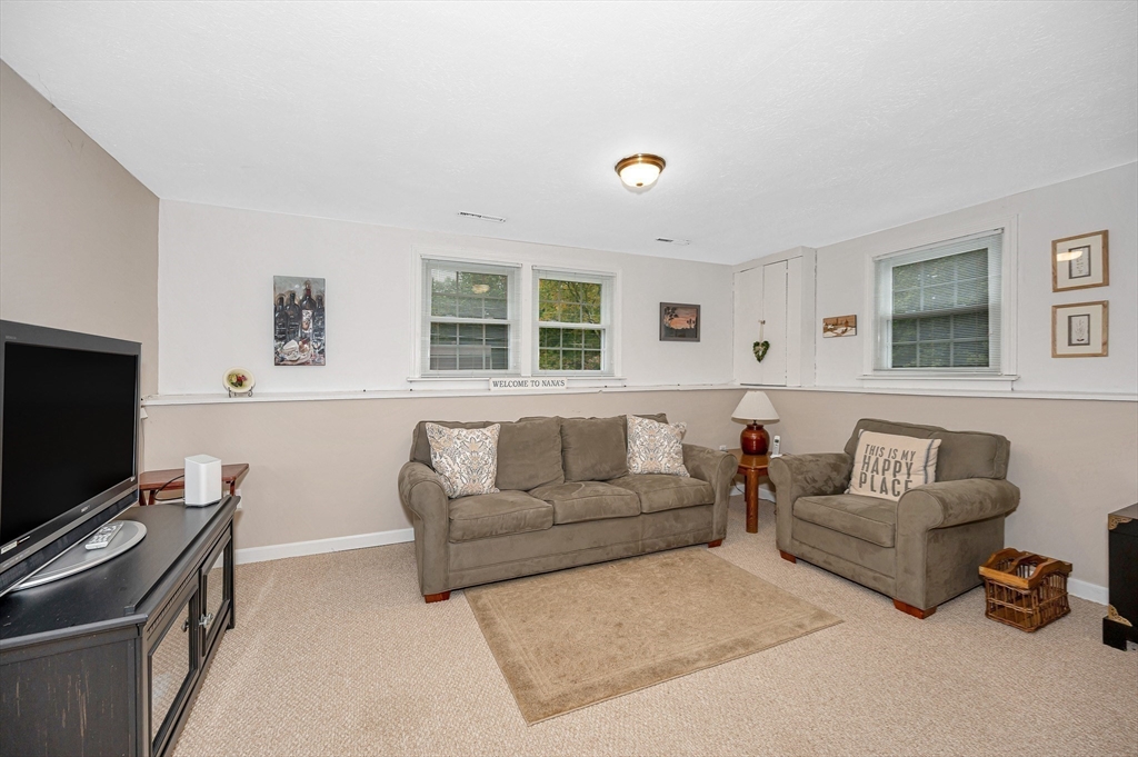 58 Wagon Wheel Road Dracut, MA 01826 - Photo 28 of 42 Gallery Image 28