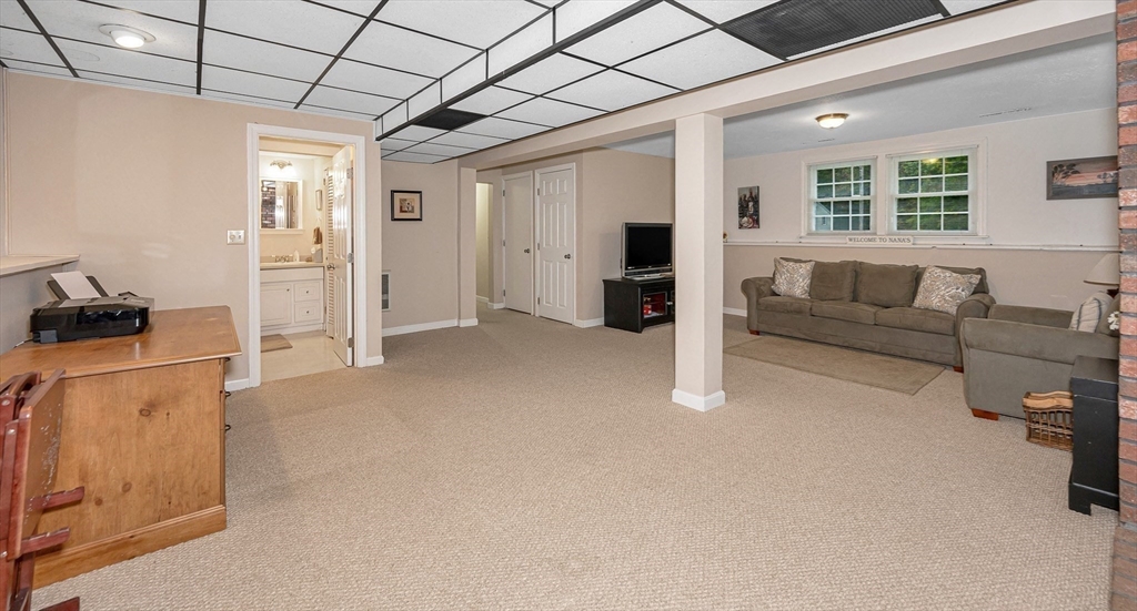 58 Wagon Wheel Road Dracut, MA 01826 - Photo 31 of 42 Gallery Image 31