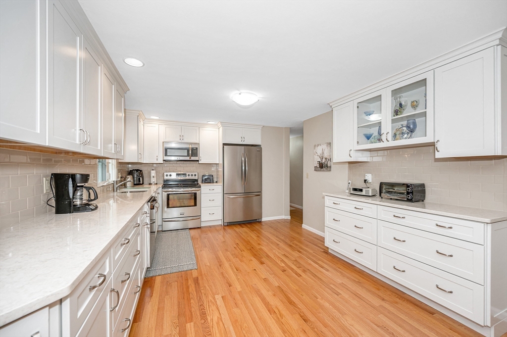 58 Wagon Wheel Road Dracut, MA 01826 - Photo 8 of 42 Gallery Image 8