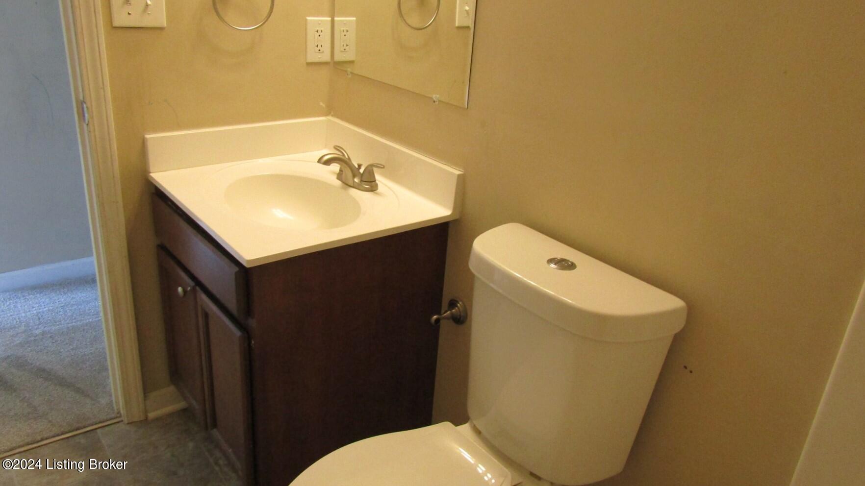 11903 East Orell Road Louisville, KY 40272 - Photo 12 of 13 BATH OFF HALLWAY
