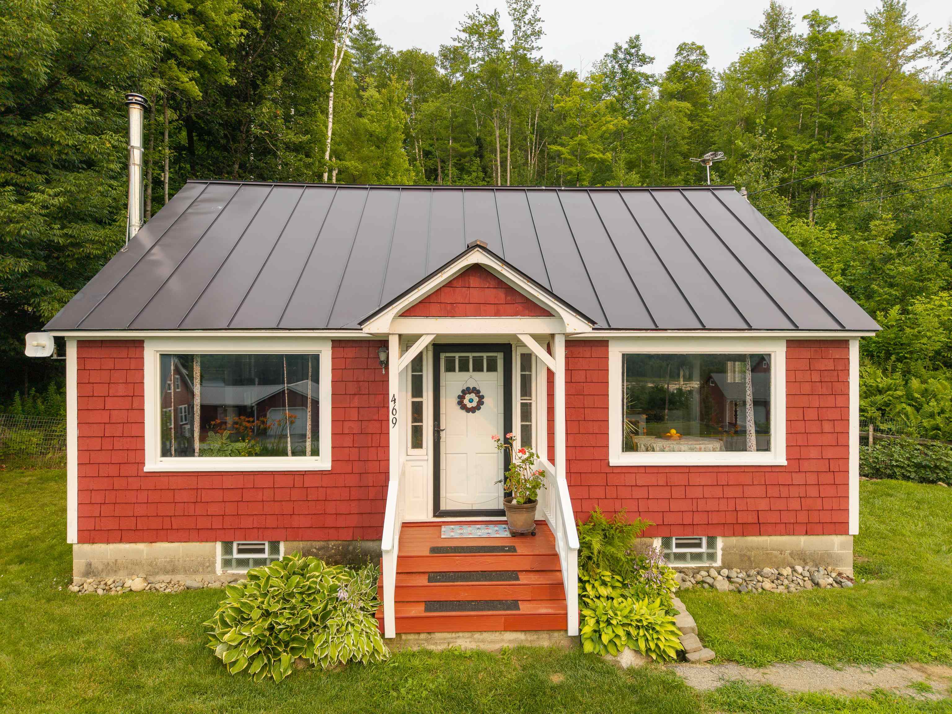469 Whitefield Road Whitefield, NH 03598 - Photo 3 of 37