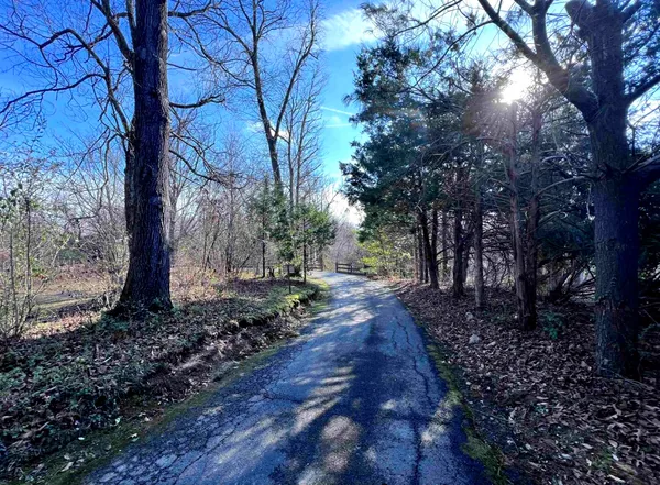 $450,000 | 88 Dakota Road, Carbondale, IL 62902