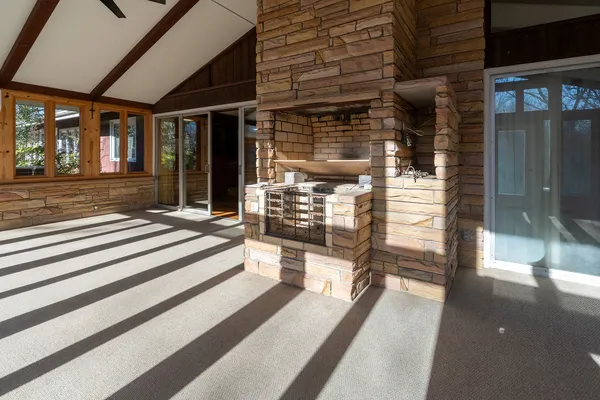 $450,000 | 88 Dakota Road, Carbondale, IL 62902