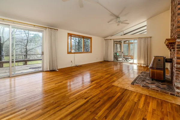 $450,000 | 88 Dakota Road, Carbondale, IL 62902