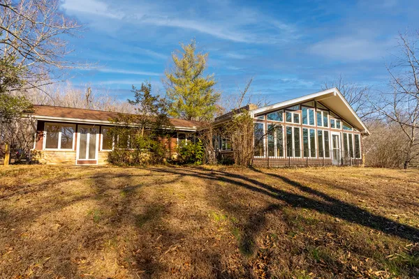 $450,000 | 88 Dakota Road, Carbondale, IL 62902