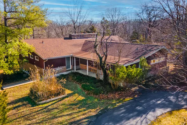 $450,000 | 88 Dakota Road, Carbondale, IL 62902