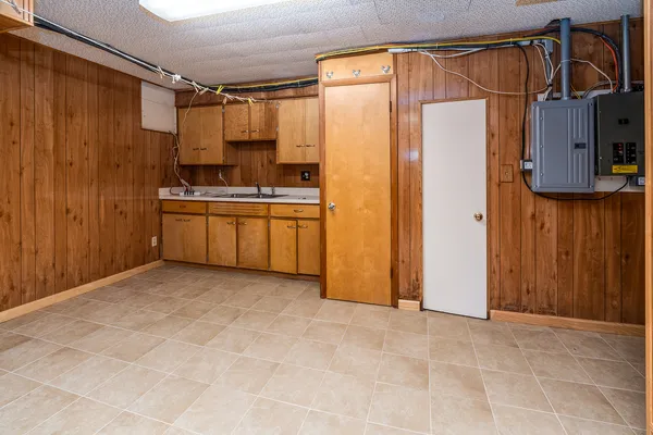 $450,000 | 88 Dakota Road, Carbondale, IL 62902