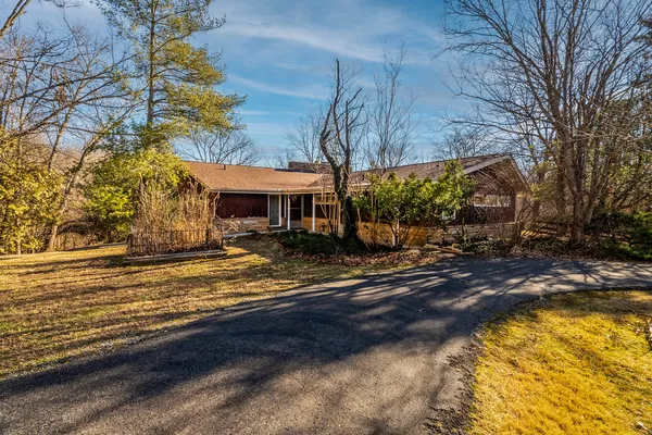 $450,000 | 88 Dakota Road, Carbondale, IL 62902