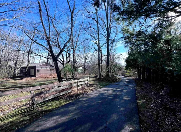 $450,000 | 88 Dakota Road, Carbondale, IL 62902