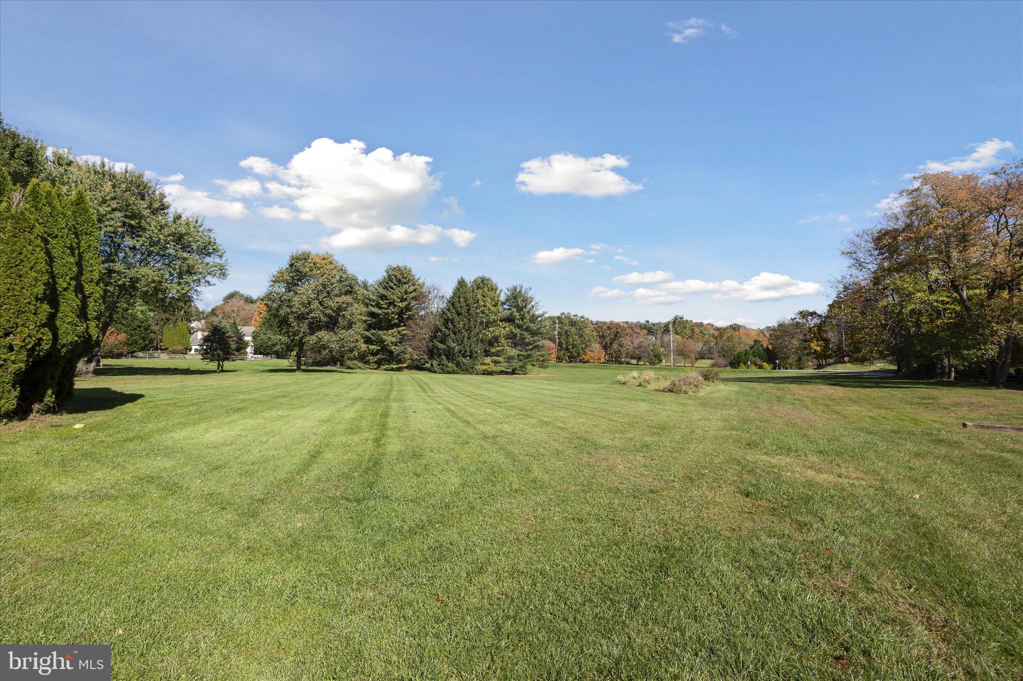 16 Willow Pond Road Malvern, PA 19355 - Photo 9 of 46 View of backyard