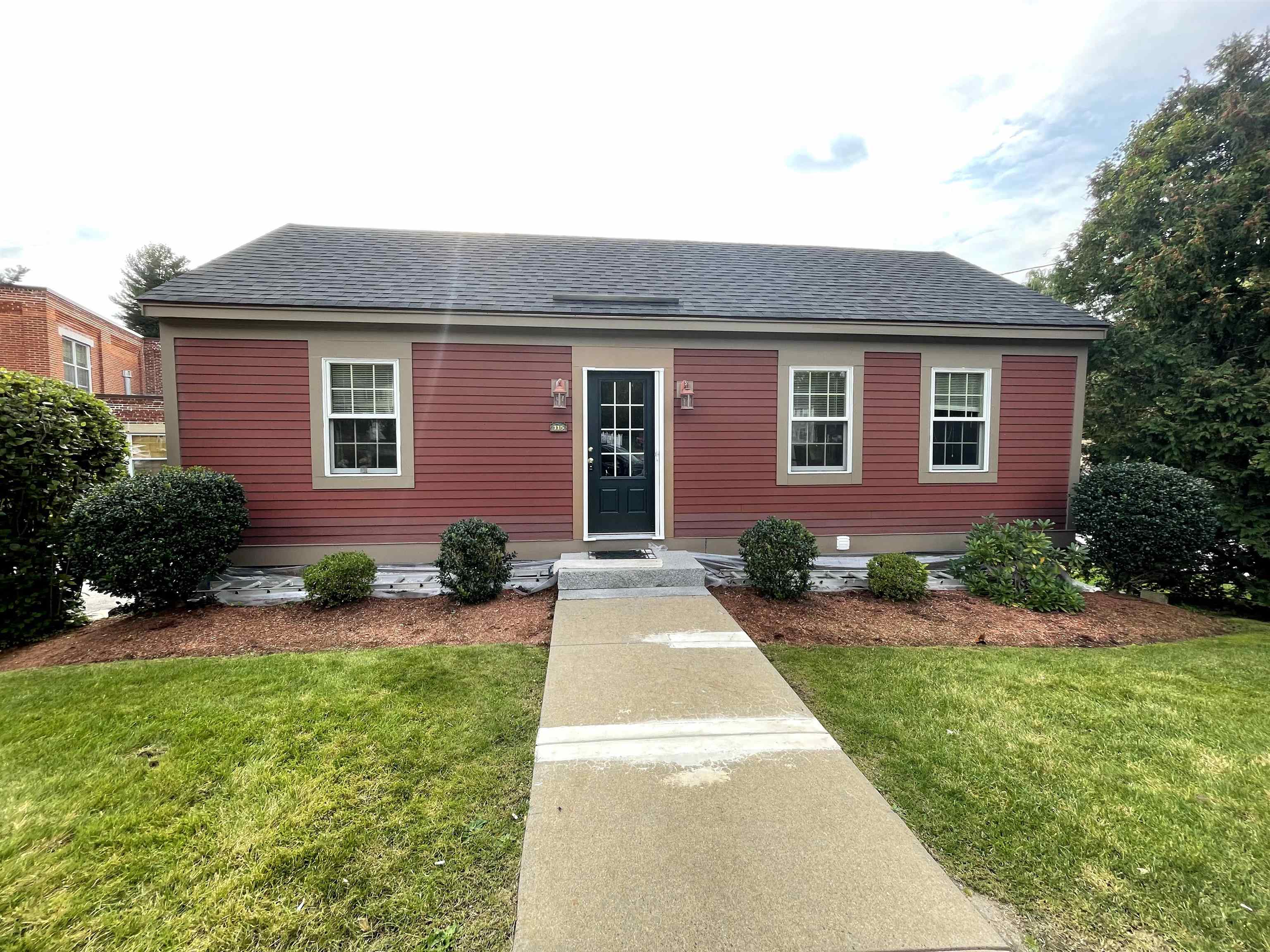 7 Chester Road, Unit 115 Derry, NH 03038 - Photo 1 of 17