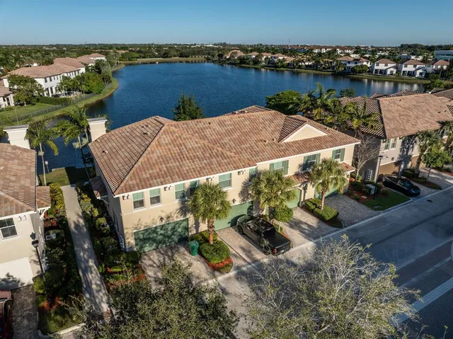 $3,200 | 2939 Tortola Way, Unit 2939, Cooper City, FL 33024