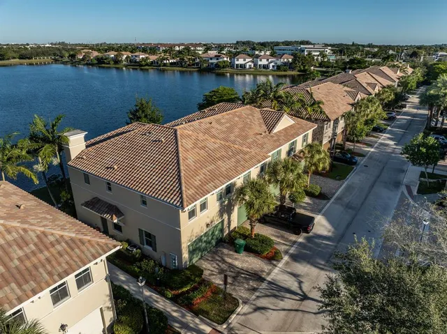 $3,200 | 2939 Tortola Way, Unit 2939, Cooper City, FL 33024