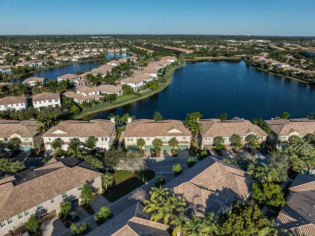 $3,200 | 2939 Tortola Way, Unit 2939, Cooper City, FL 33024