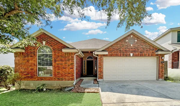 $1,695 | 8907 Wolff Vista, Converse, TX 78109