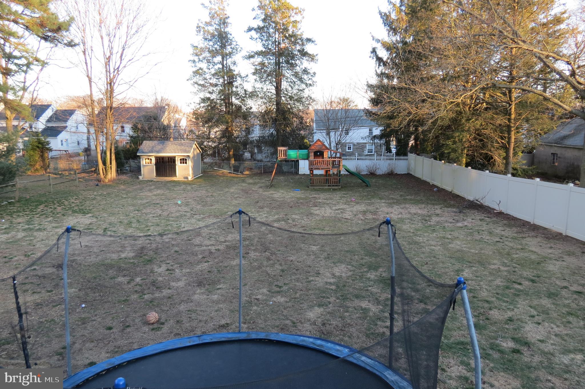 323 Orchard Road Springfield, PA 19064 - Photo 3 of 34