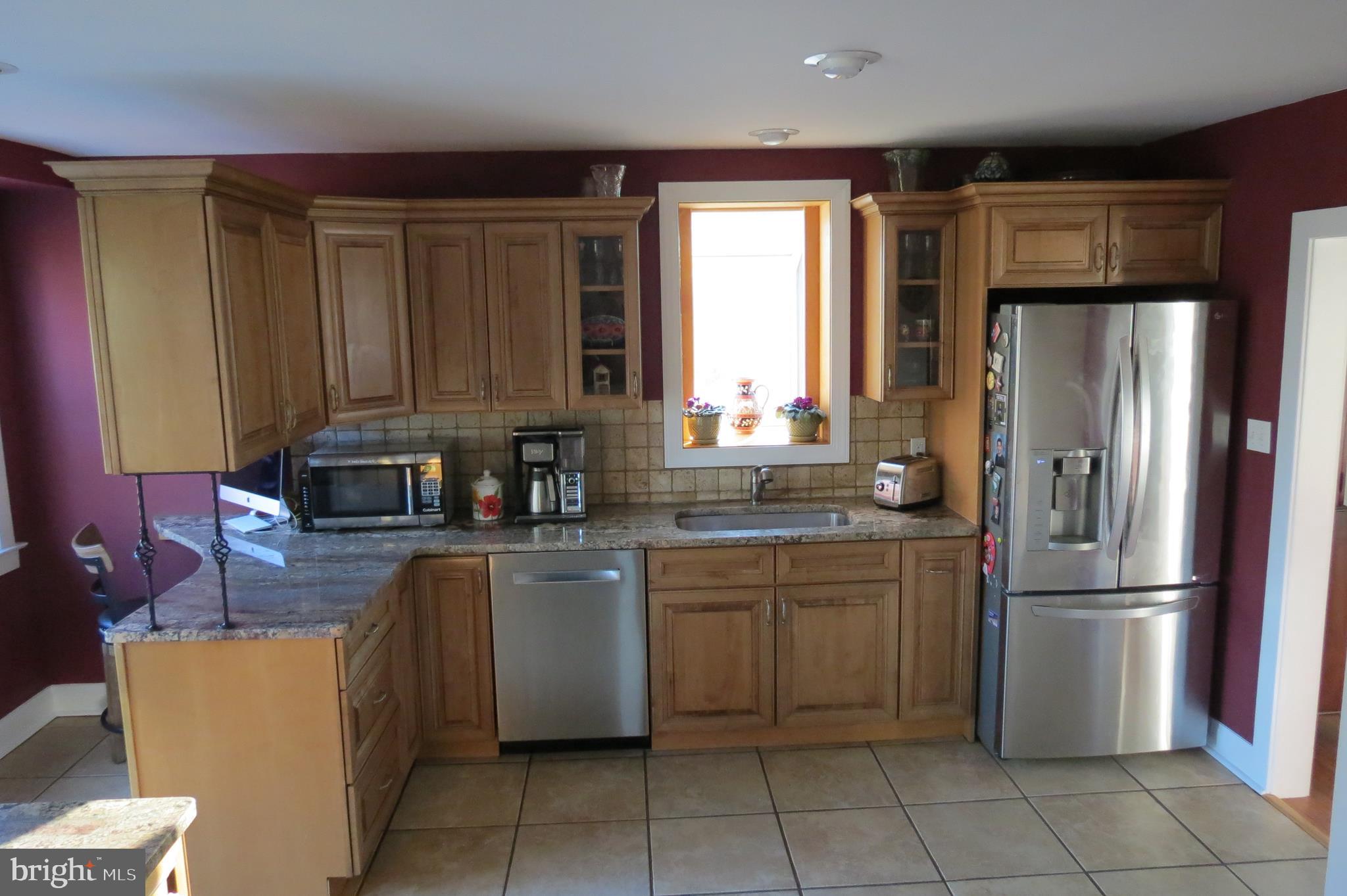 323 Orchard Road Springfield, PA 19064 - Photo 4 of 34