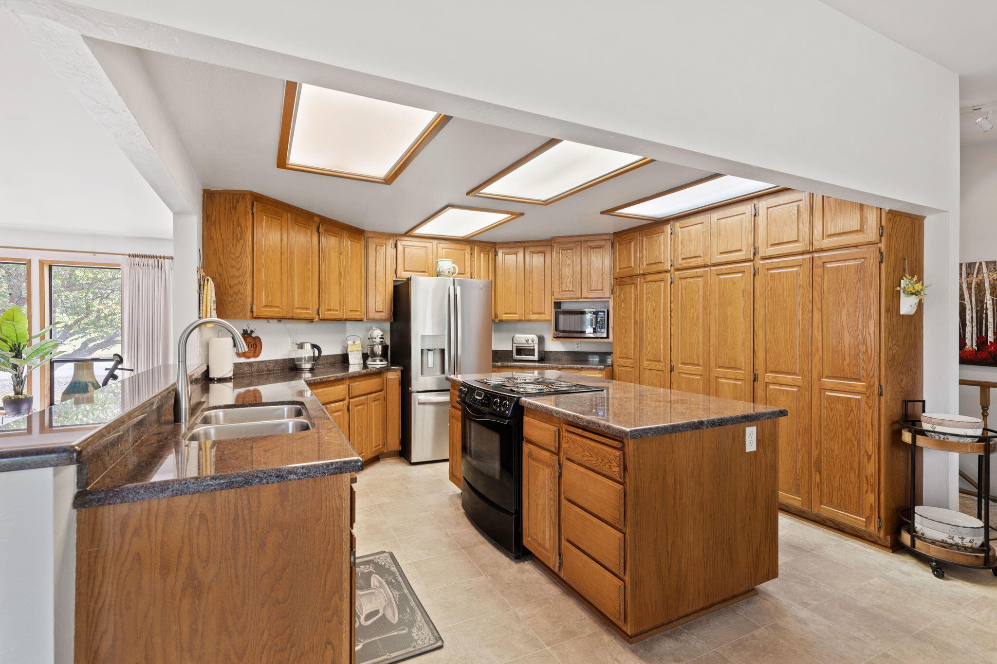 462 Espey Road Grants Pass, OR 97527 - Photo 20 of 41 Kitchen