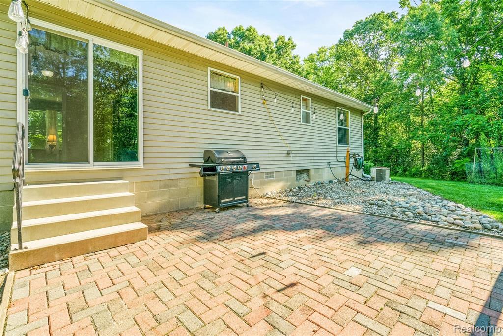 45171 Dunn Road Belleville, MI 48111 - Photo 20 of 52