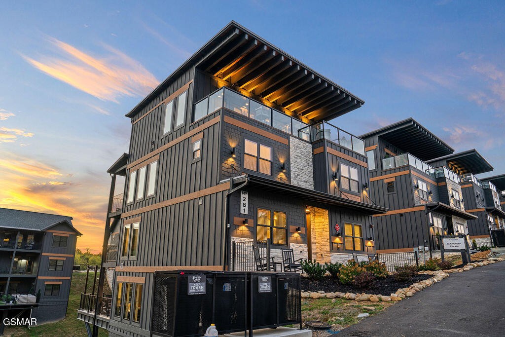 281 Rambling Crk Way Sevierville, TN 37862 - Photo 4 of 100 Gallery Image 4