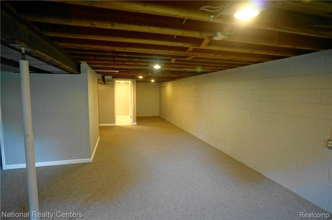 295 Texas Avenue Rochester, MI 48309 - Photo 15 of 18 DSC09195 (1).JPG