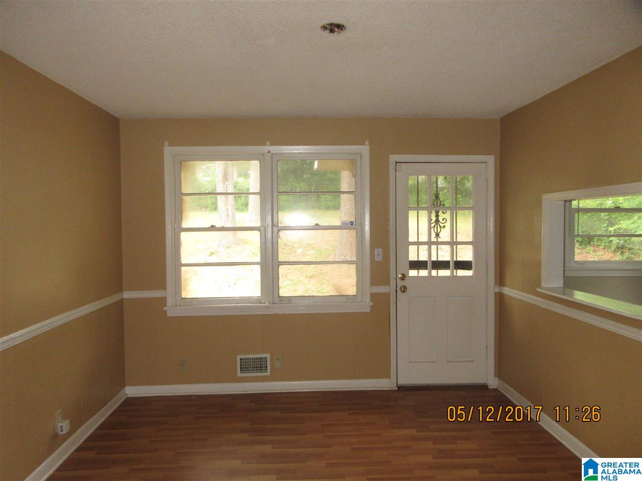 943 Rutledge Drive Fairfield, AL 35064 - Photo 4 of 10