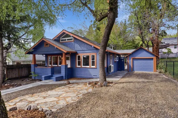 $550,000 | 208 McCloud Avenue, Mount Shasta, CA 96067