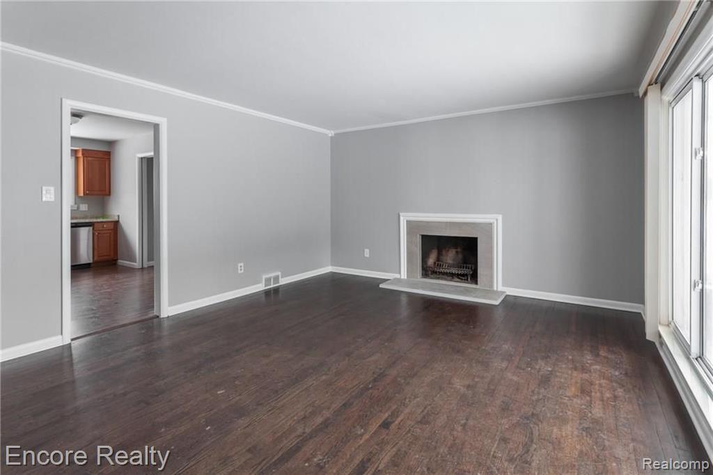 28240 Farmington Road Farmington Hills, MI 48334 - Photo 6 of 22