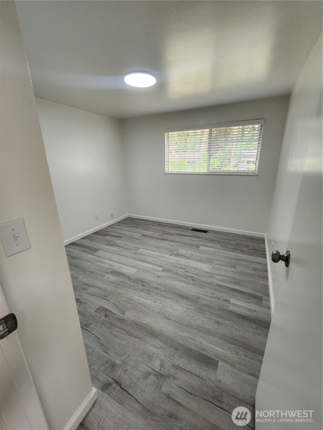 8810 Northeast 187th Street Bothell, WA 98011 - Photo 24 of 40