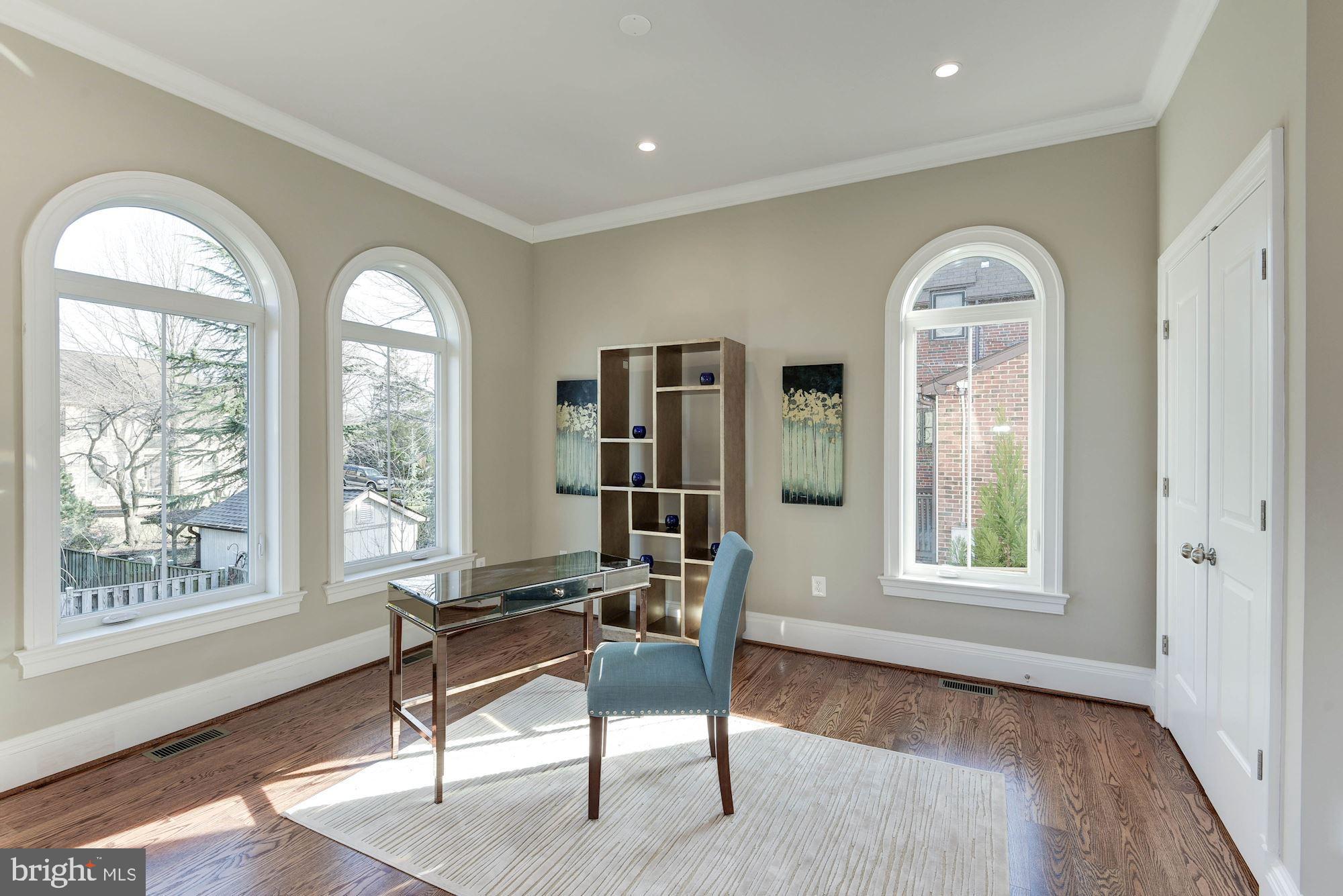 2015 South Arlington Ridge Road Arlington, VA 22202 - Photo 22 of 45