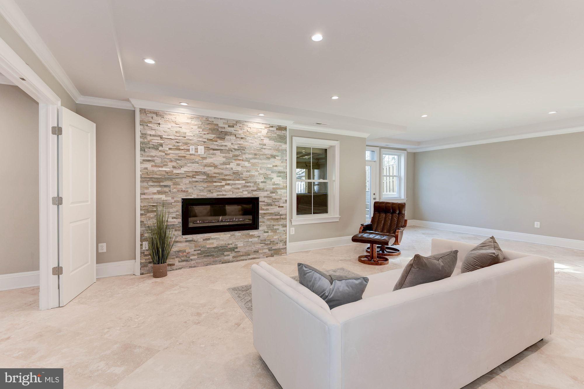 2015 South Arlington Ridge Road Arlington, VA 22202 - Photo 31 of 45