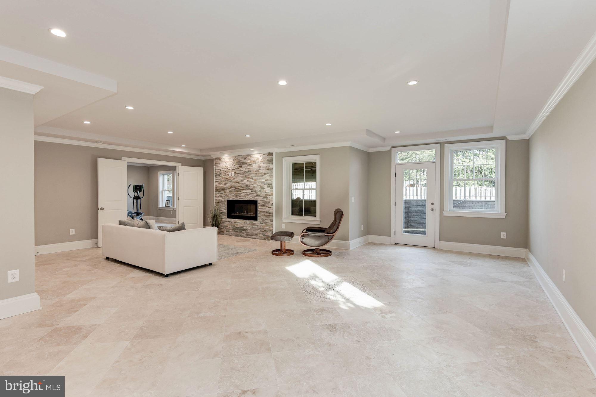 2015 South Arlington Ridge Road Arlington, VA 22202 - Photo 32 of 45