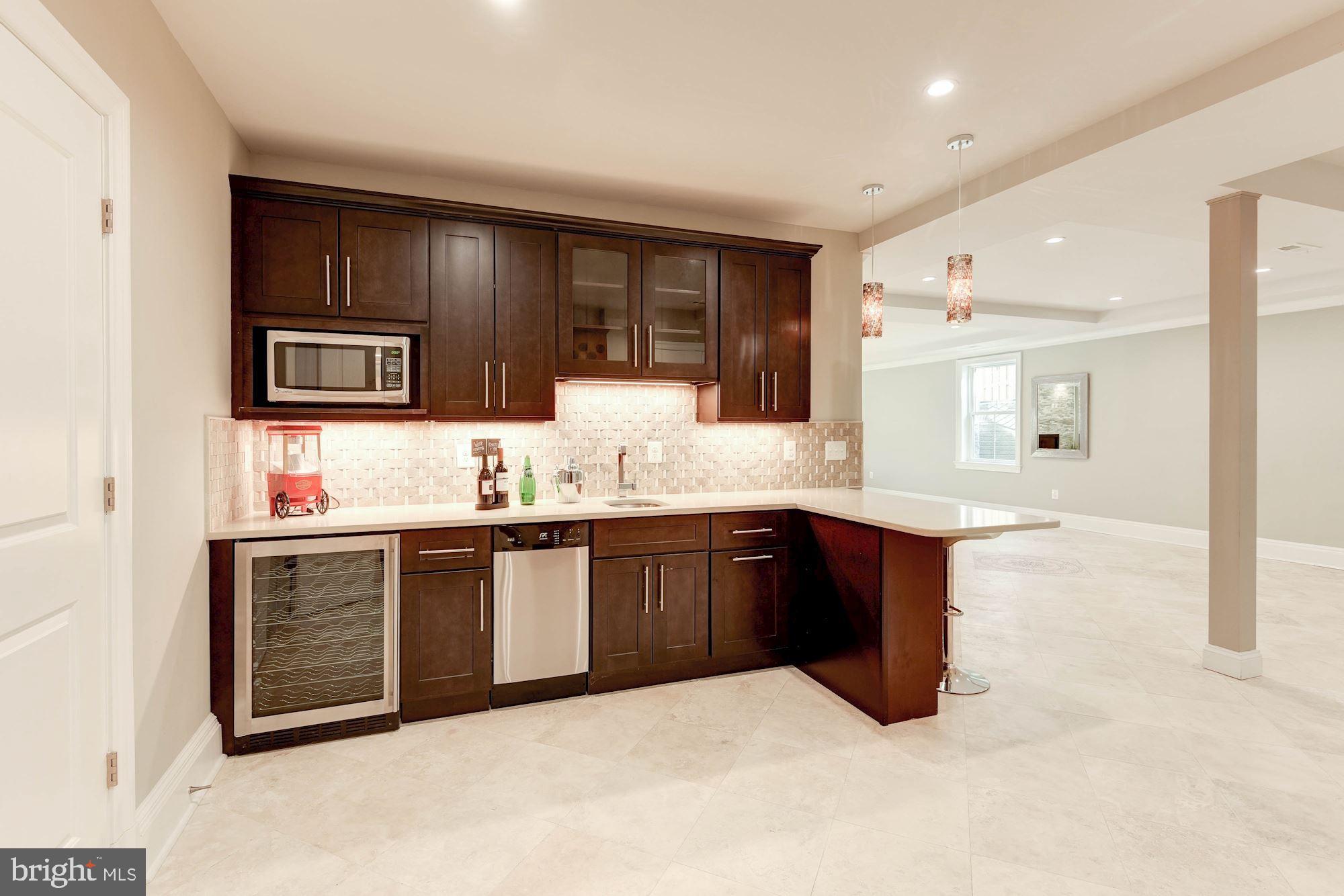 2015 South Arlington Ridge Road Arlington, VA 22202 - Photo 34 of 45