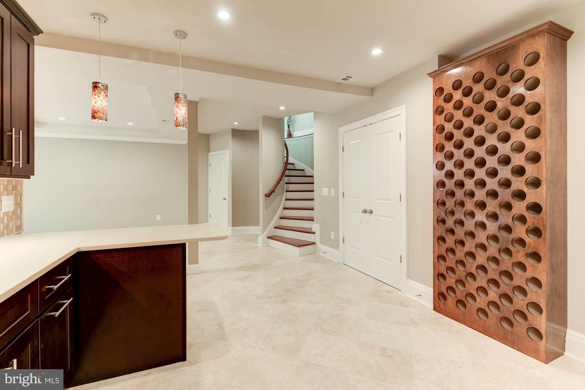 2015 South Arlington Ridge Road Arlington, VA 22202 - Photo 35 of 45