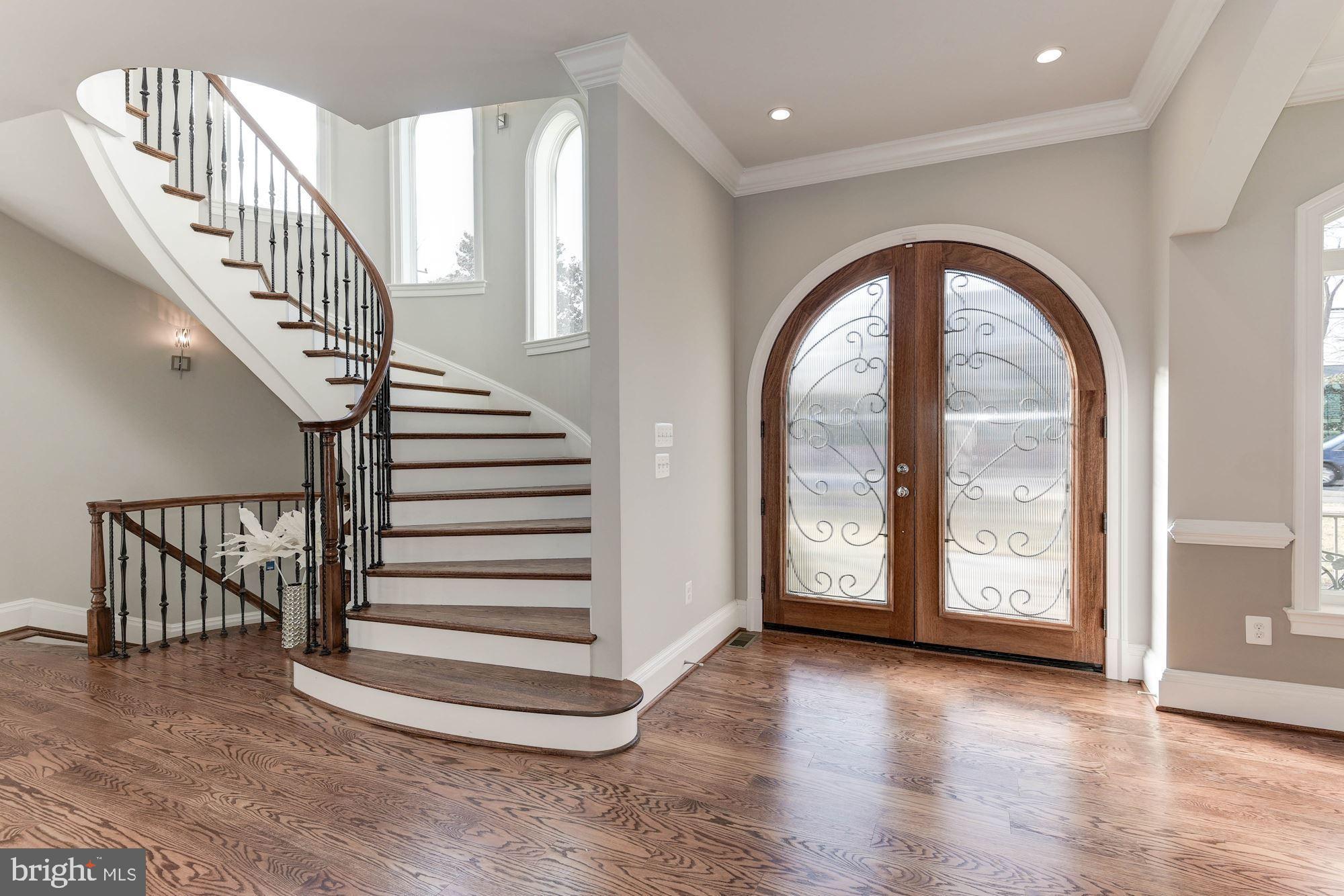 2015 South Arlington Ridge Road Arlington, VA 22202 - Photo 6 of 45