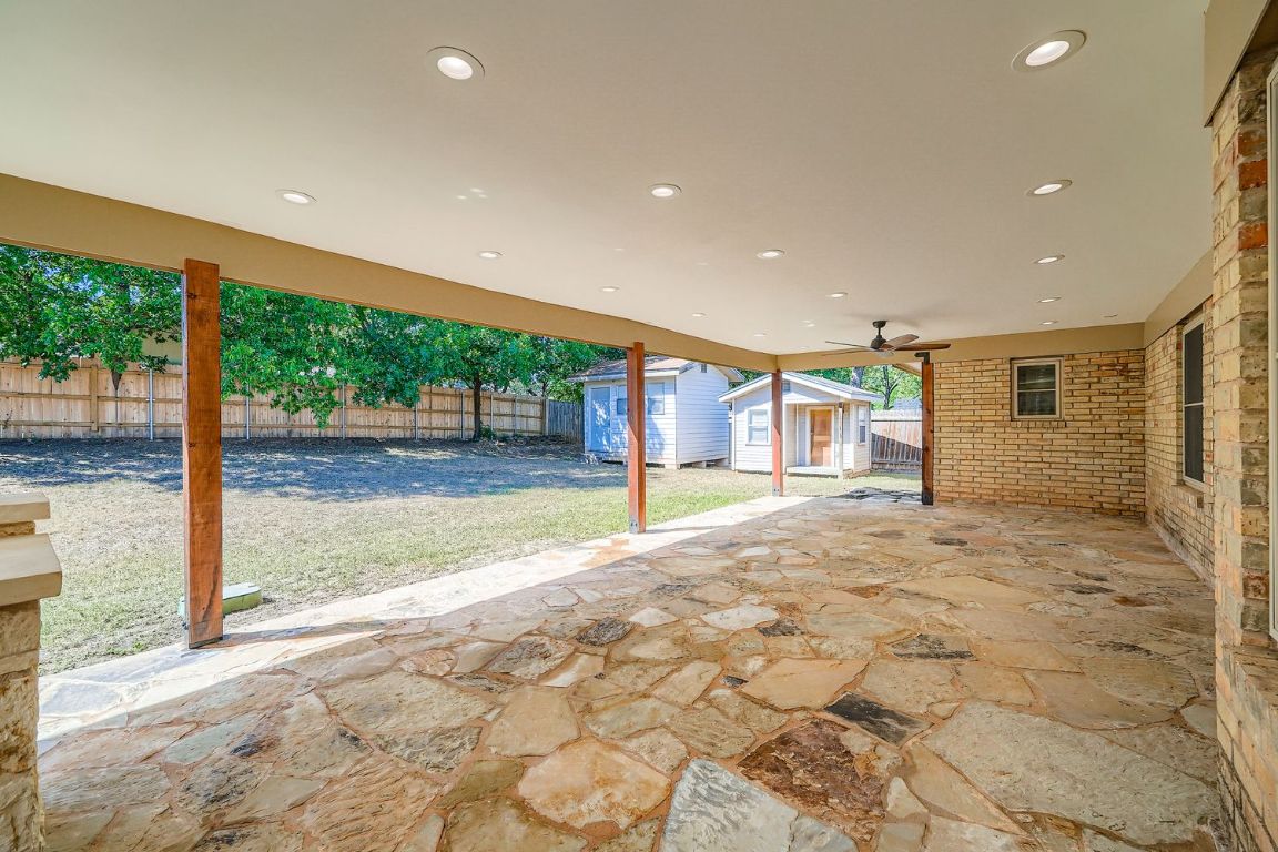 7202 Beckett Road Austin, TX 78749 - Photo 22 of 28 a view of a porch