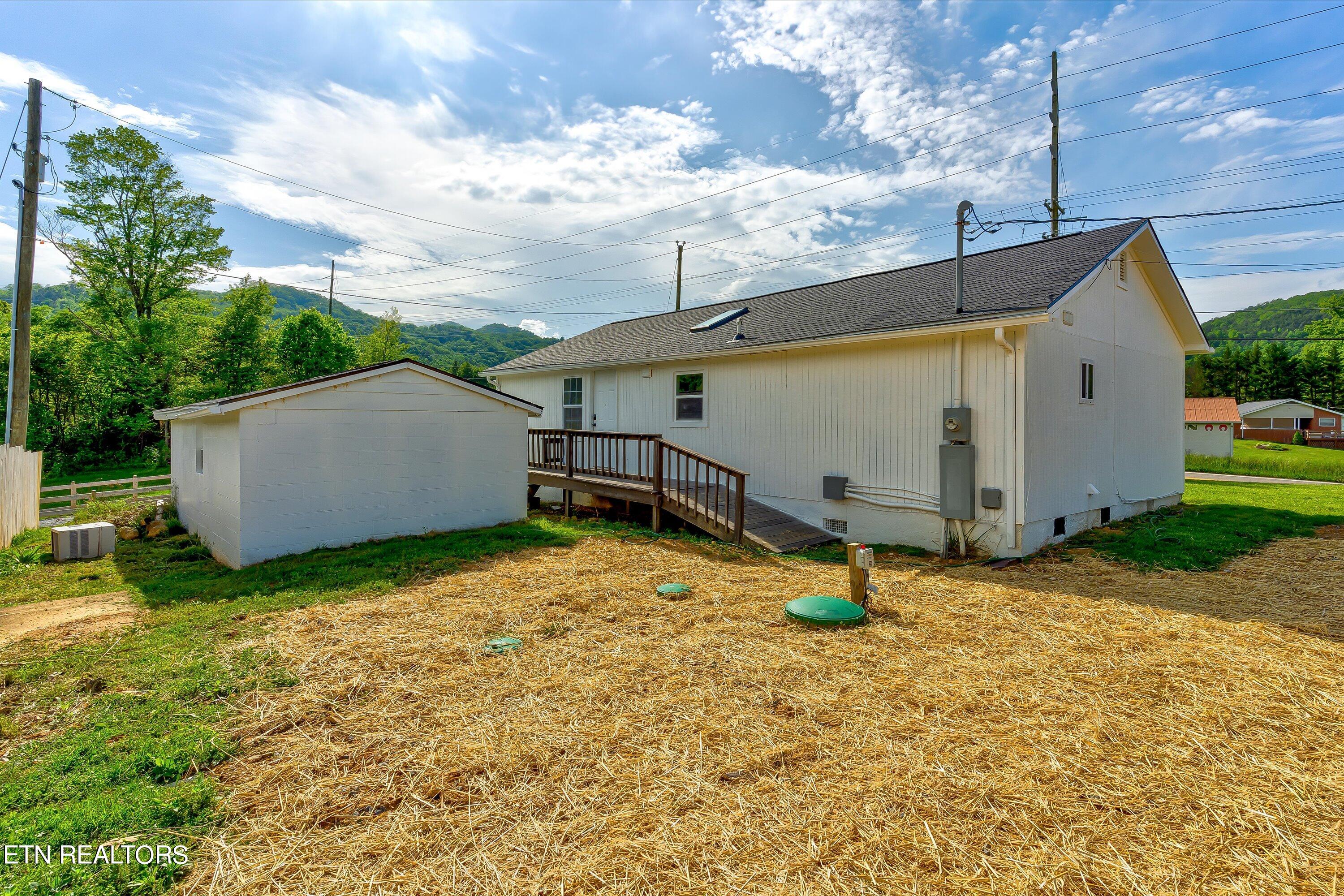 3989 Wears Valley Road Sevierville, TN 37862 - Photo 5 of 34 17-3989 Wears Valley Rd-17