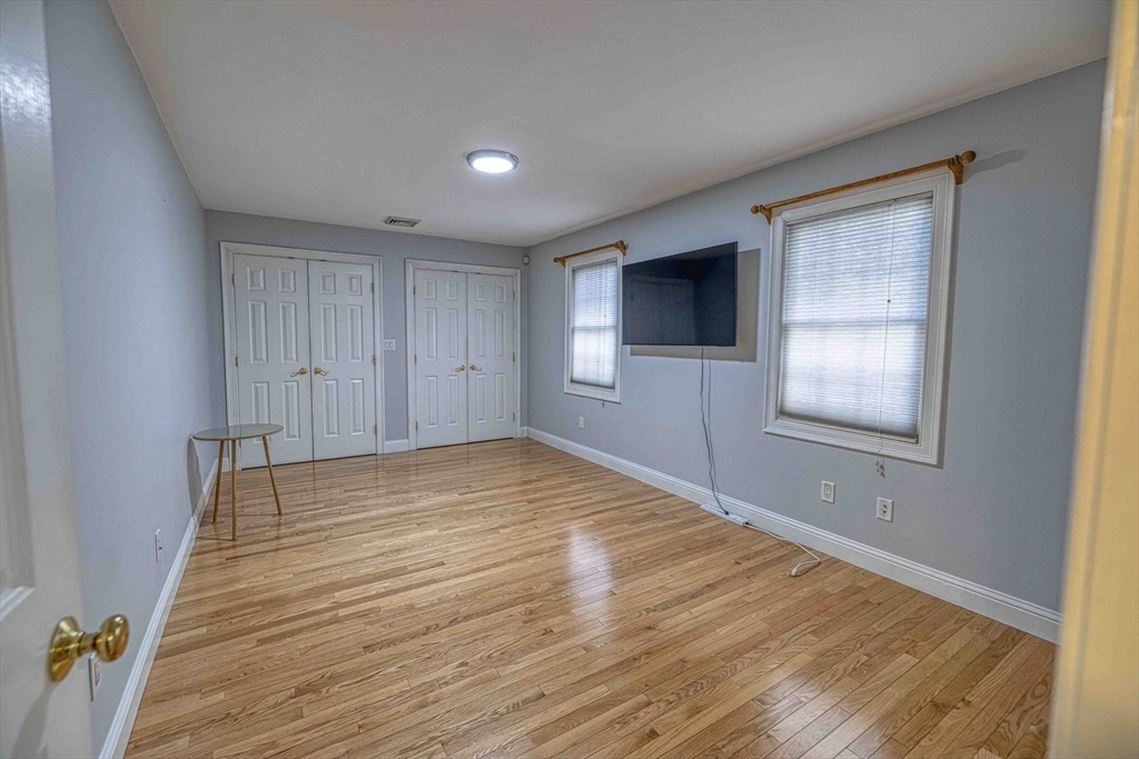 213 Boyden Street Fall River, MA 02721 - Photo 12 of 29