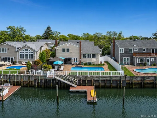 $1,649,000 | 2848 Clubhouse Road, Merrick, NY 11566