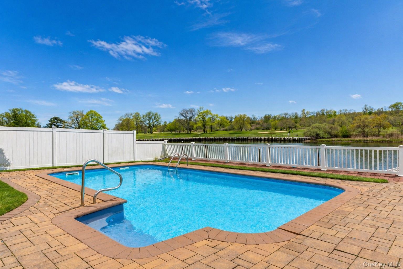 2848 Clubhouse Road Merrick, NY 11566 - Photo 20 of 40