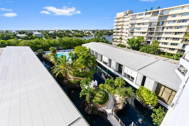 a view of a multi story building