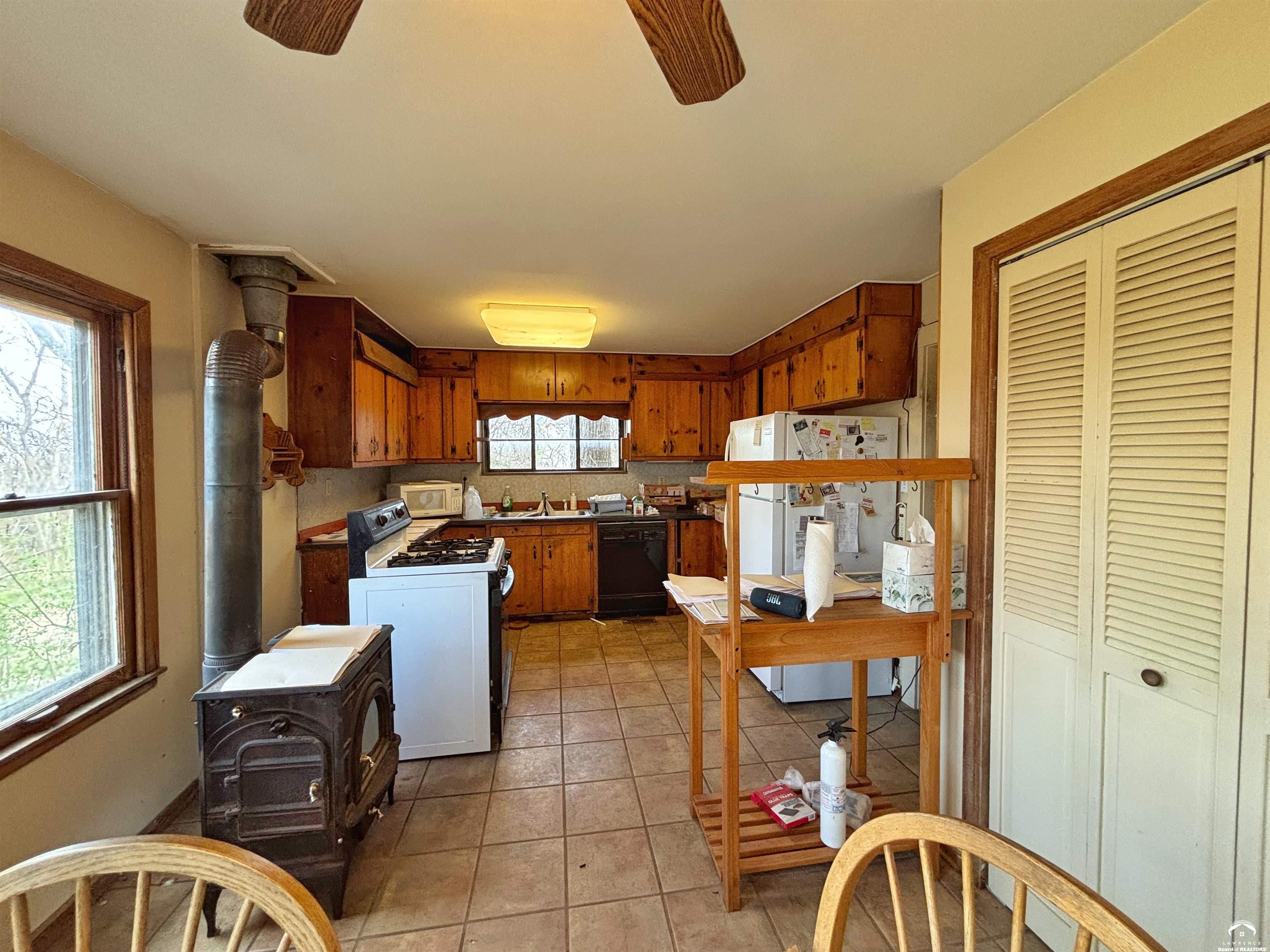 1237 North 900 Road Lawrence, KS 66047 - Photo 22 of 61
