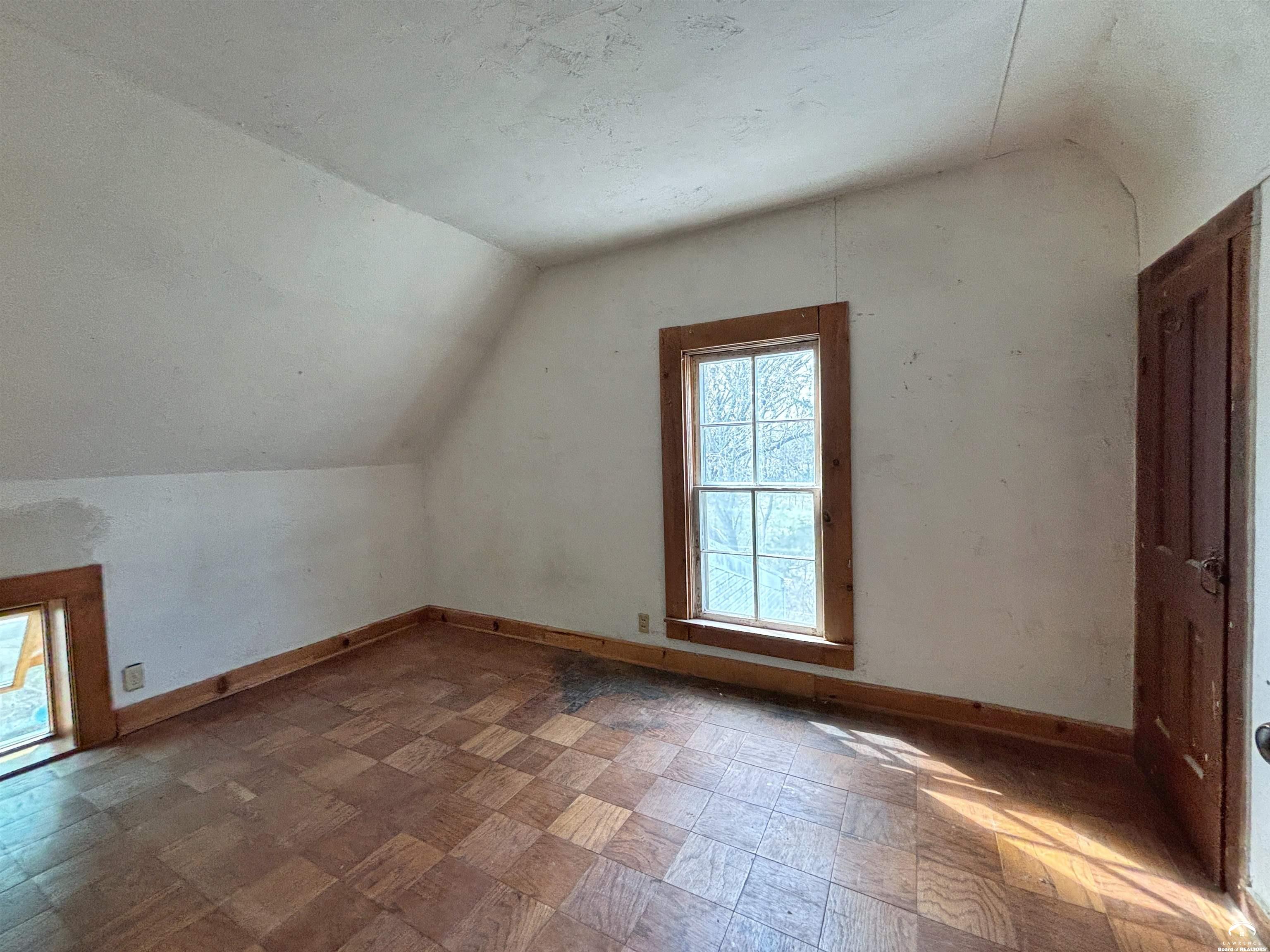 1237 North 900 Road Lawrence, KS 66047 - Photo 31 of 61