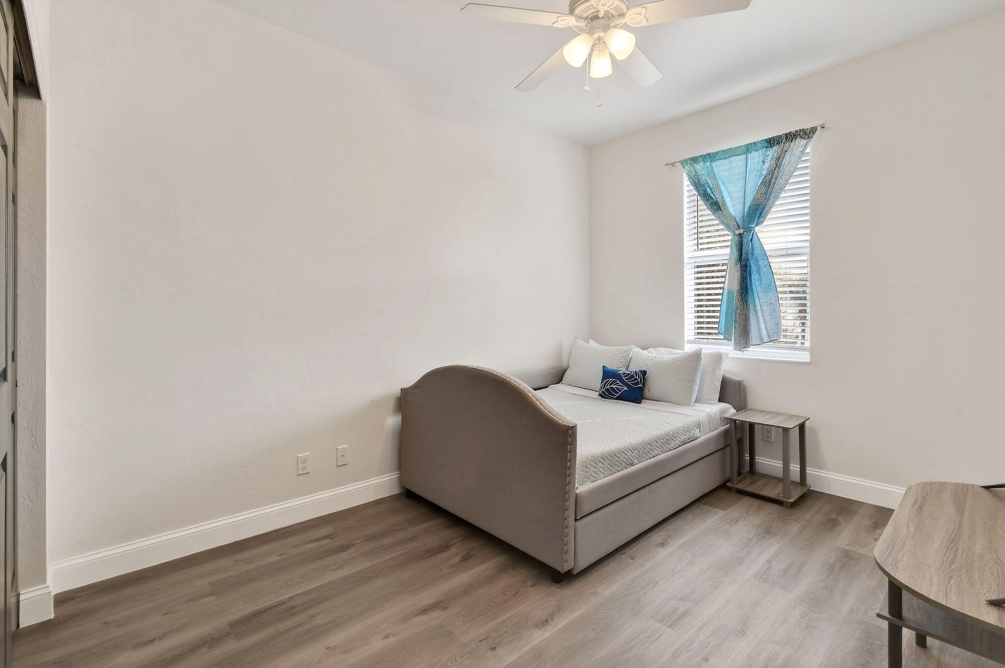 3241 Hemingway Drive Jupiter, FL 33458 - Photo 29 of 39 a room with a bed and a window