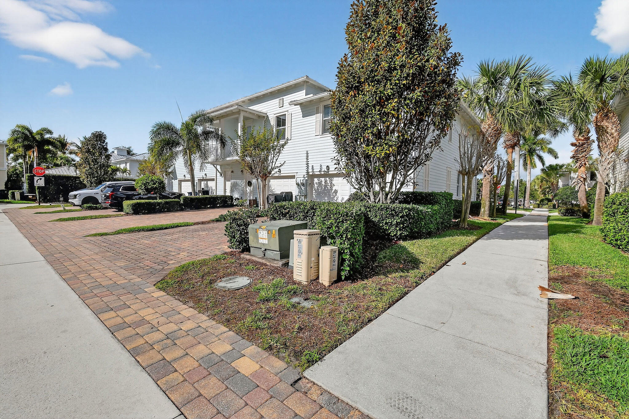 3241 Hemingway Drive Jupiter, FL 33458 - Photo 39 of 39 a view of a house with entertaining space