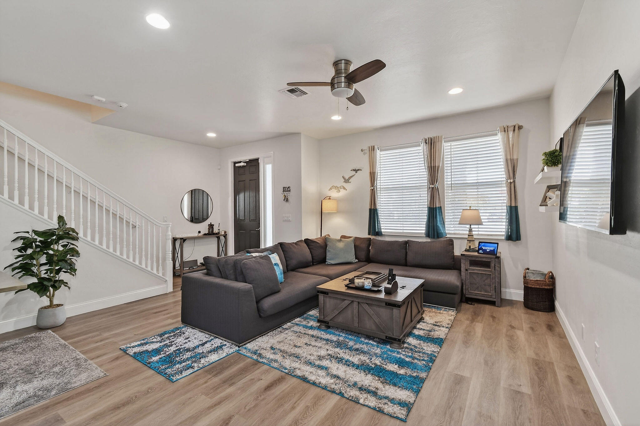 3241 Hemingway Drive Jupiter, FL 33458 - Photo 7 of 39 a living room with furniture or couch and a potted plant